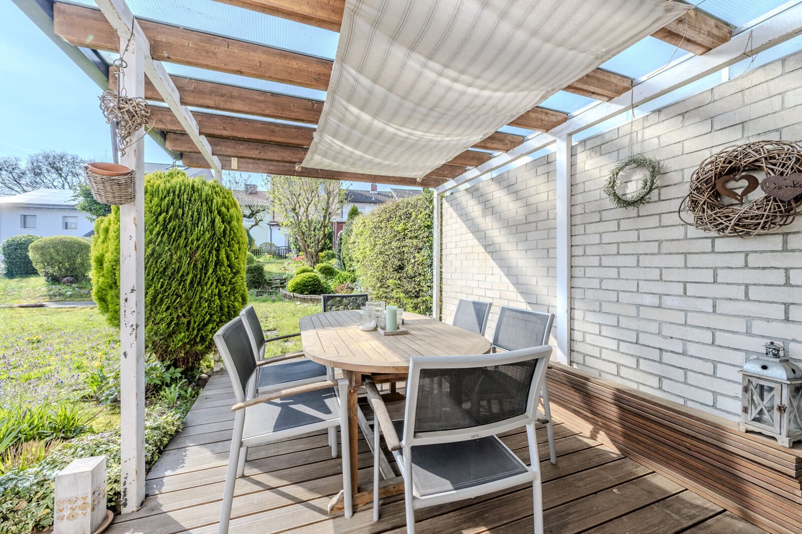 Charmantes Reiheneckhaus mit großem Garten – perfekt für Familien & Paare