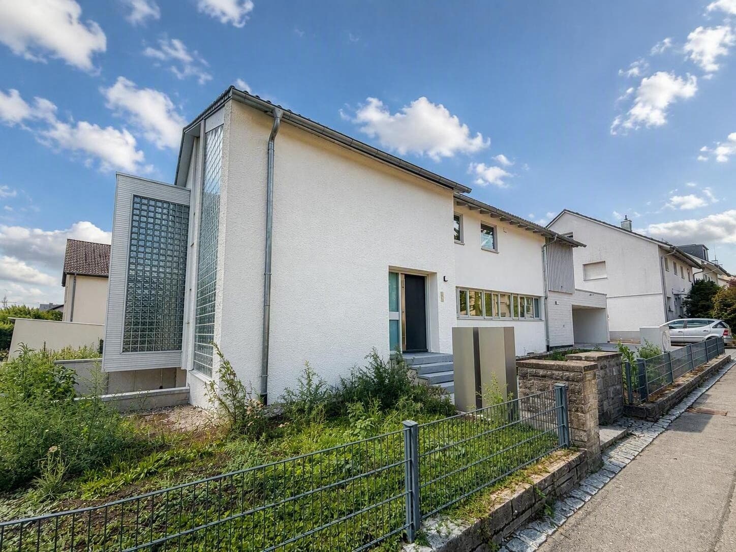 Stilvolle Maisonettewohnung mit Garten, Balkon und Einbauküche