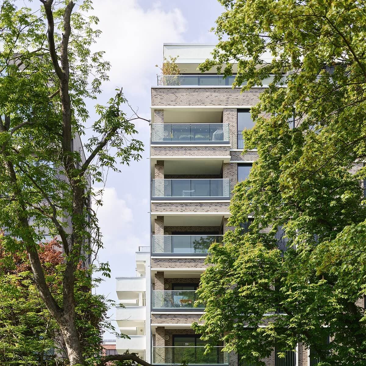 Hochhaus / Fassade Breitscheidstraße