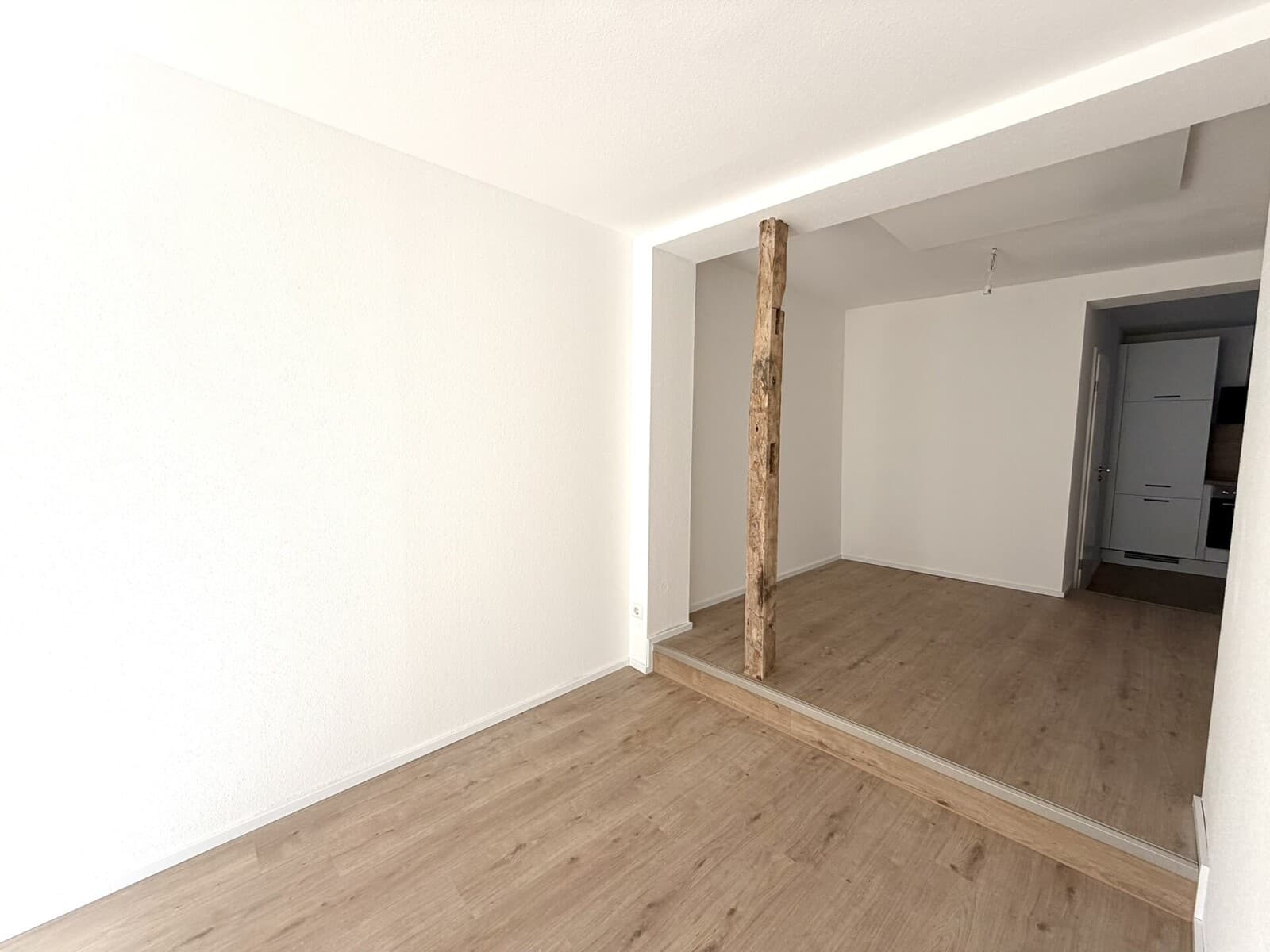 Sanierte 2,5-Zimmer-Wohnung mit moderner Ausstattung und Charme im Hochparterre