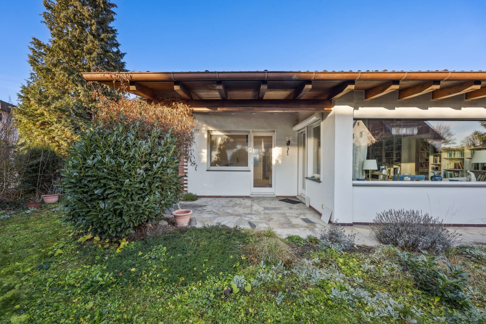 Wohnen mit Charme und Privatsphäre – Bungalow in idyllischer Sackgassenlage