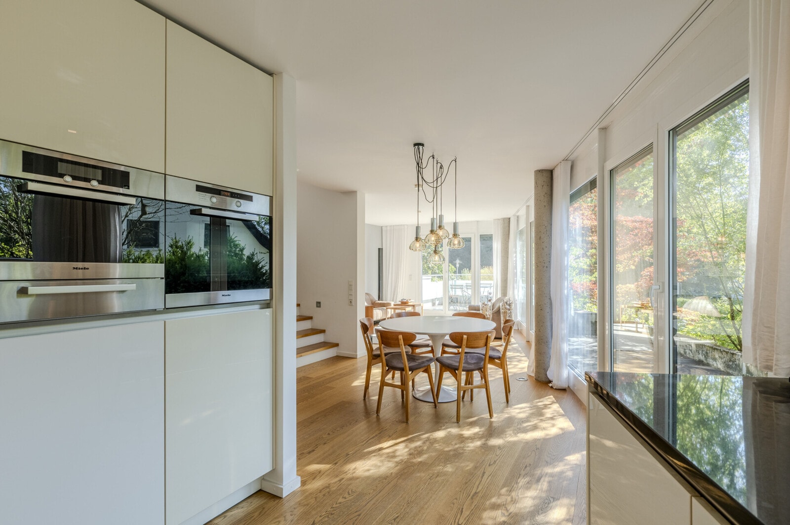 Architektur mit Anspruch – Exklusive Doppelhaushälfte für höchste Wohnansprüche