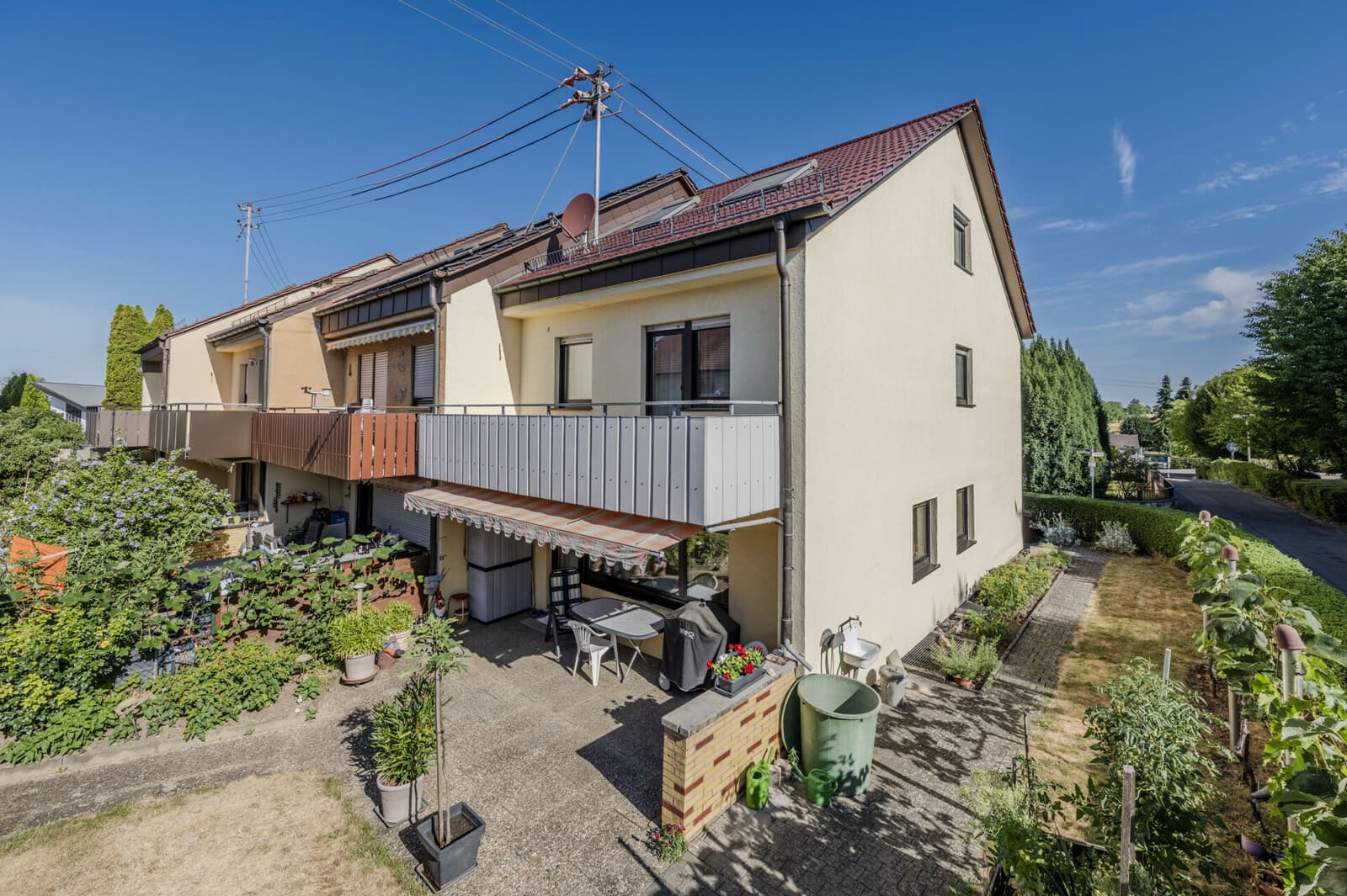 Modernisiertes Reiheneckhaus mit Garten, Garage und genügend Platz für Familie & Homeoffice