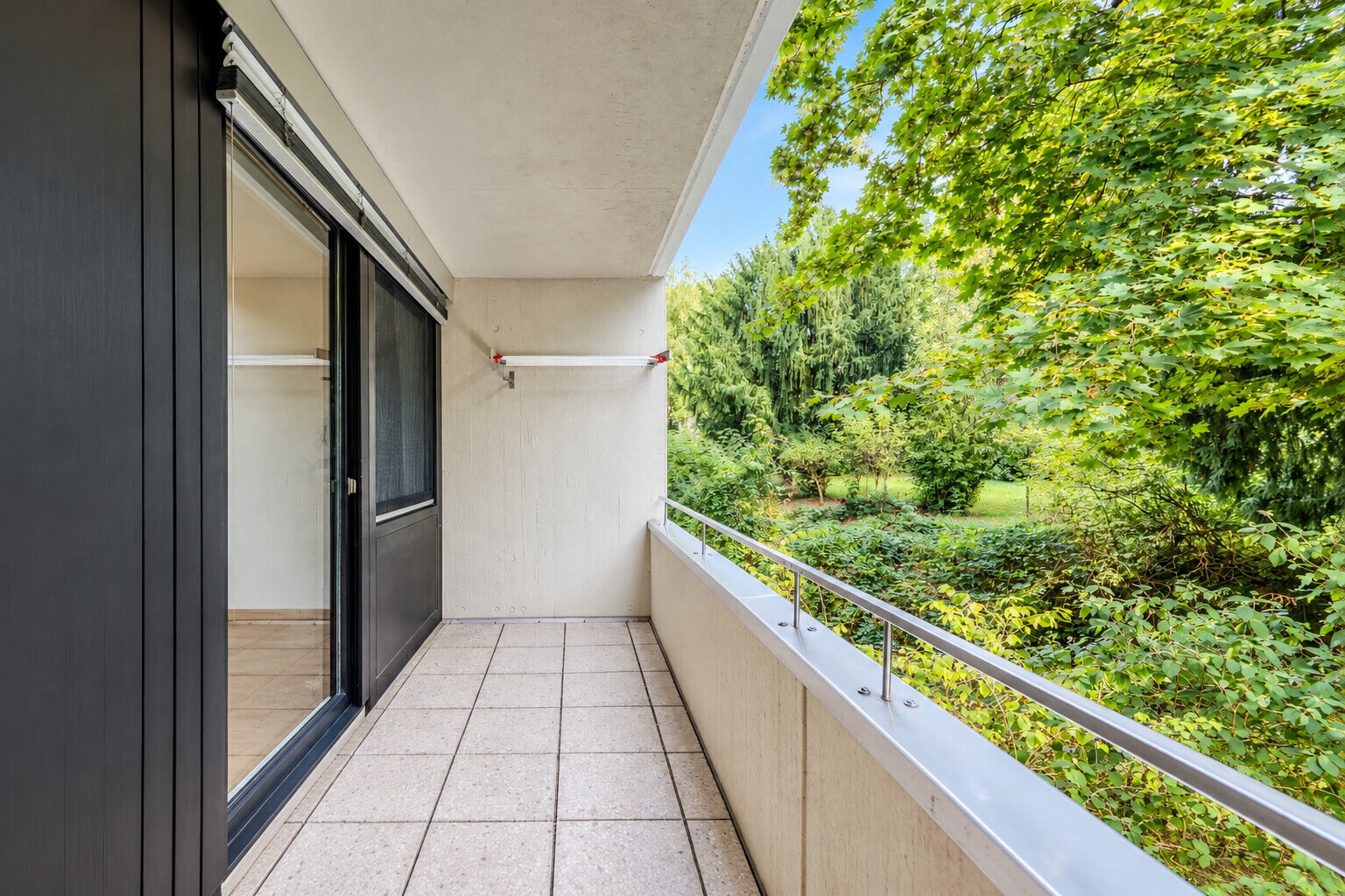 Zwei Balkone, drei Zimmer, beste Stadtlage