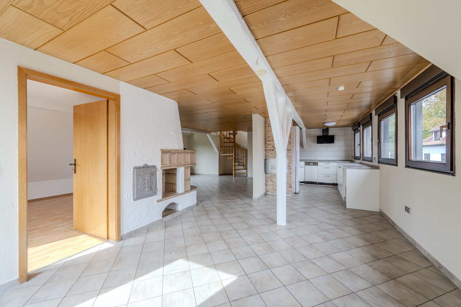 Zweifamilienhaus mit Charme – modernisiert und ideal für Mehrgenerationenwohnen