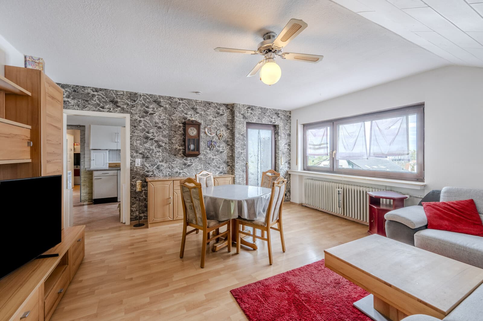 Großzügige 4-Zimmer Maisonette Wohnung mit Loggia