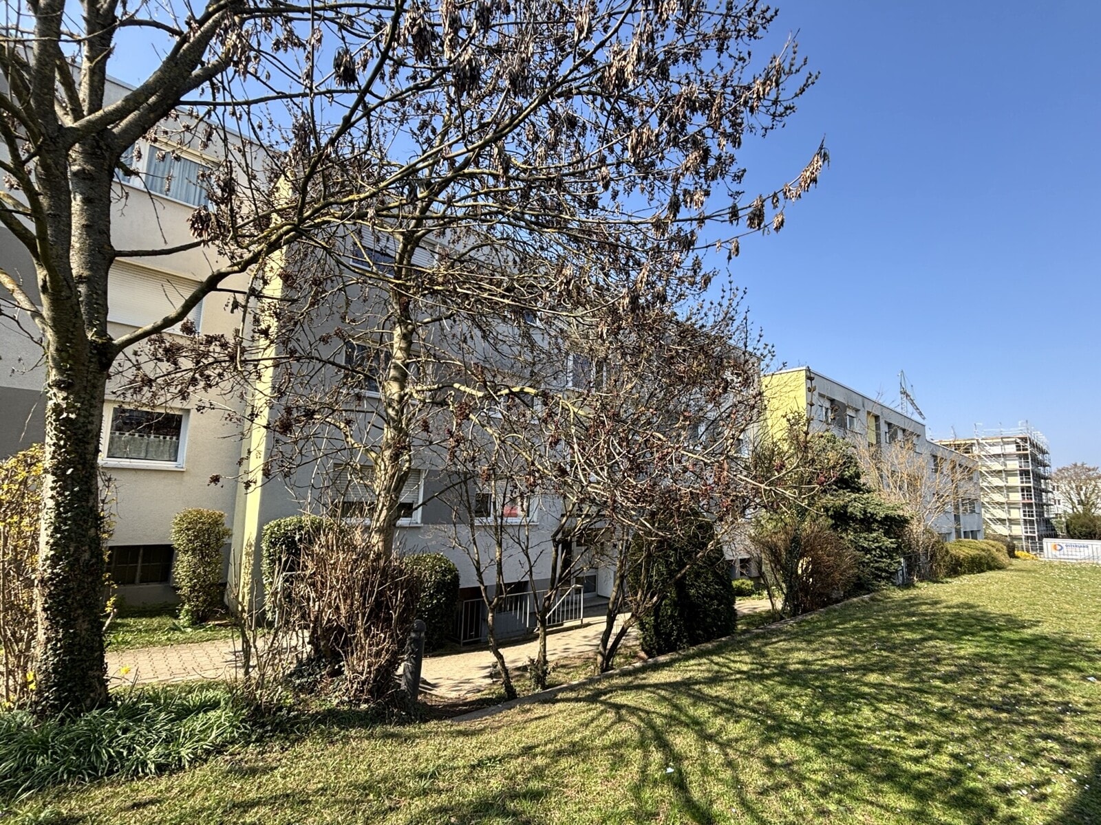 Großzügig wohnen: 4,5 Zimmer mit idealem Schnitt & Westbalkon