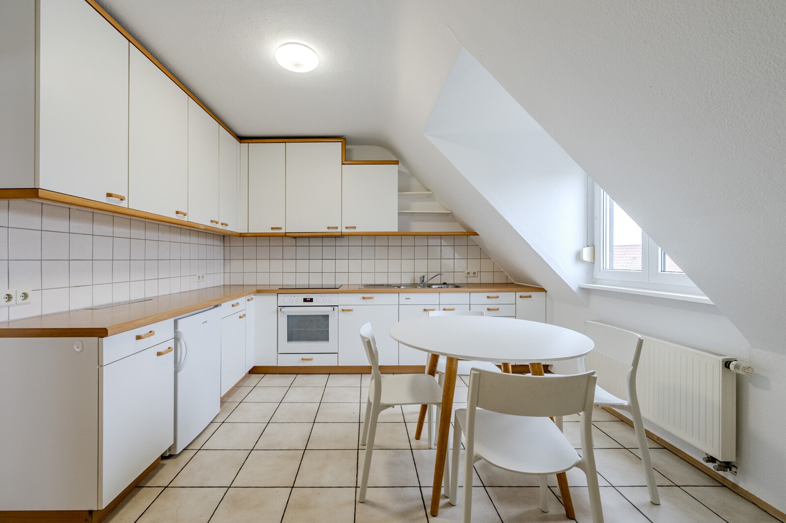 Charmante 2,5-Zimmer-Dachgeschosswohnung in ruhiger Lage von Zuffenhausen