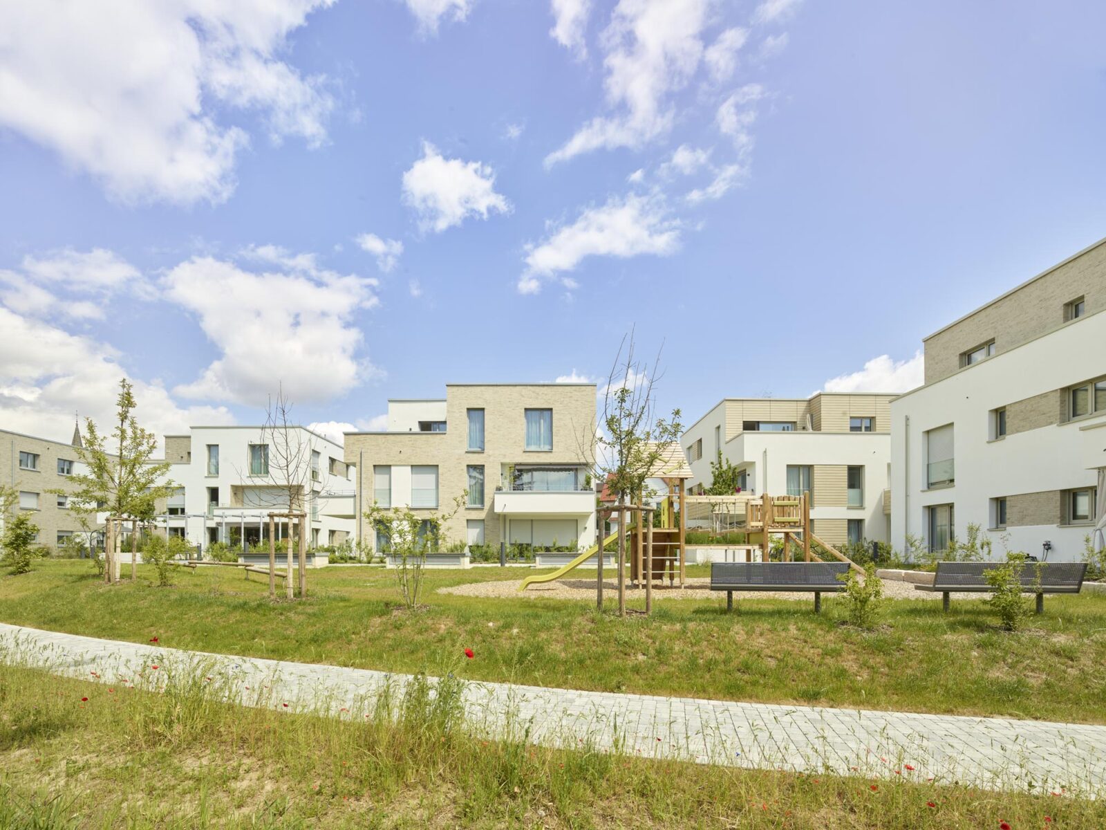 Bachhof | S: Ansicht Spielplatz und Haus F - 